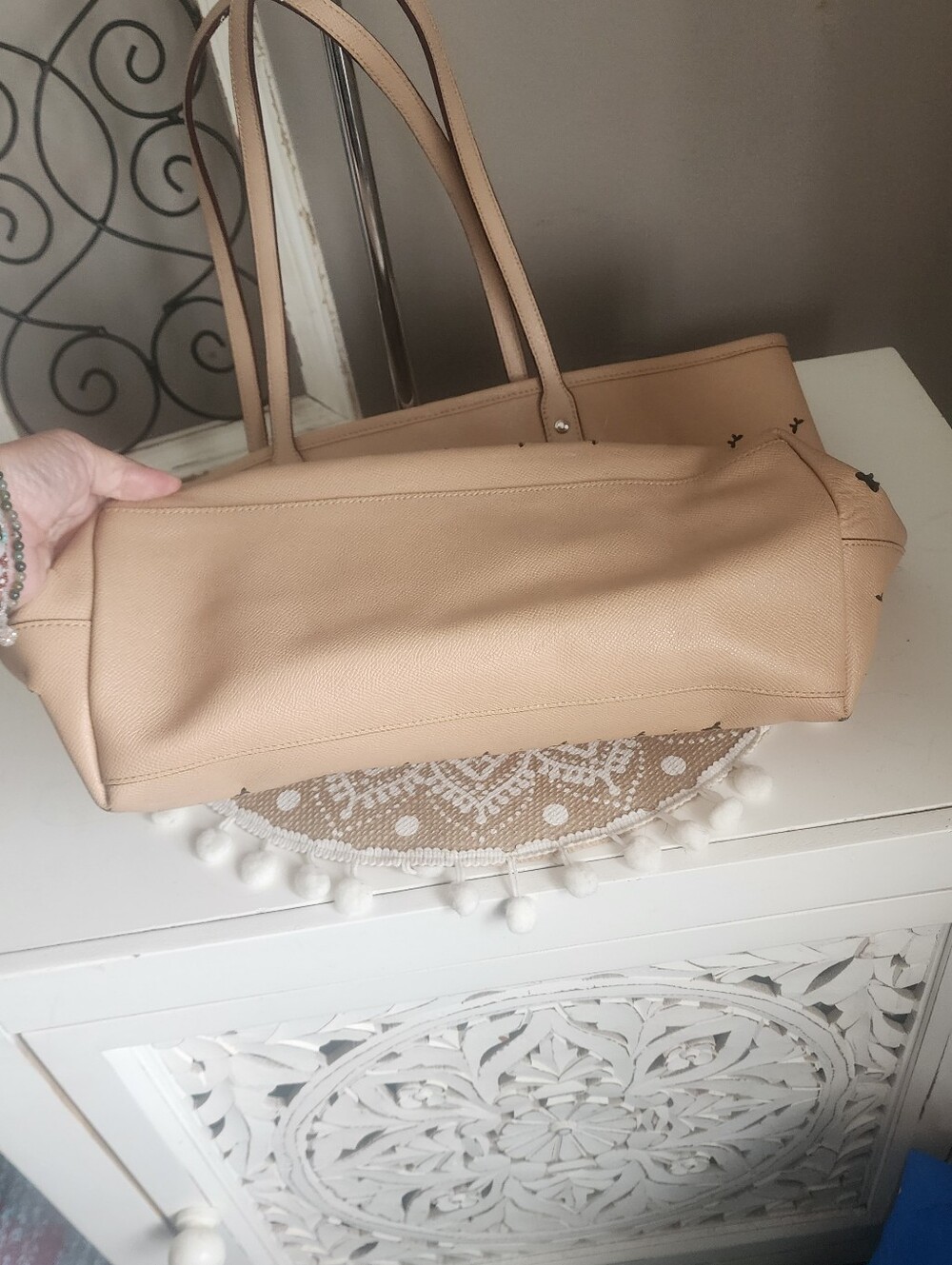 Coach Light Beige Butterfly Perforated Leather Large Tote Guc - Picture 3 of 7
